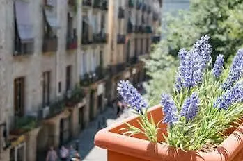 Habitat Apartments Carders Barcelona Spanien